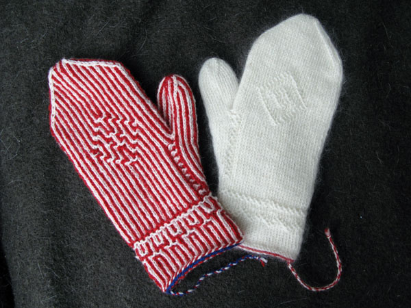 Twined Knitting Mittens