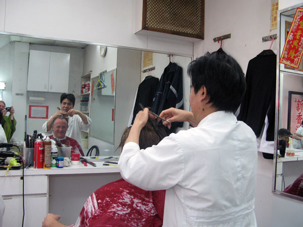 New York 2008 - Jan gets a hair cut